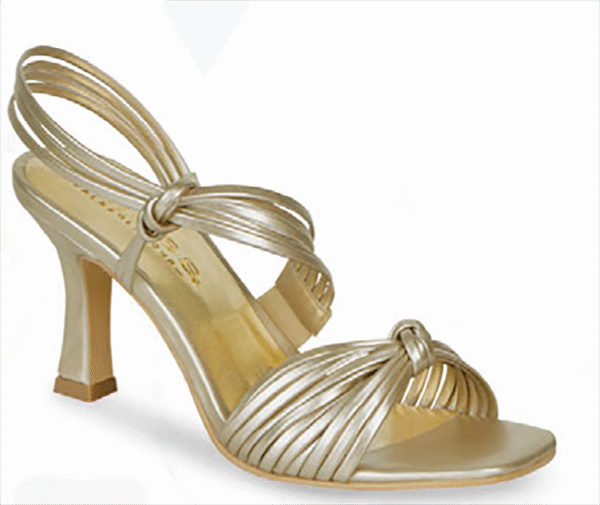 Zapatilla con Detalle de Nudo